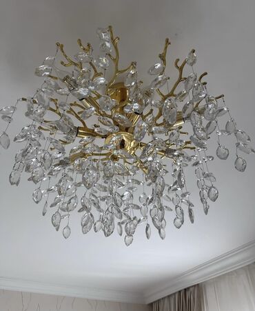 Mücrülər: Çılçıraq, 8 lampa, Xrustal