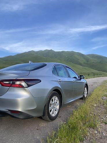 camry 55 xle: Toyota Camry: 2021 г., 2.5 л, Автомат, Гибрид, Седан — 4
