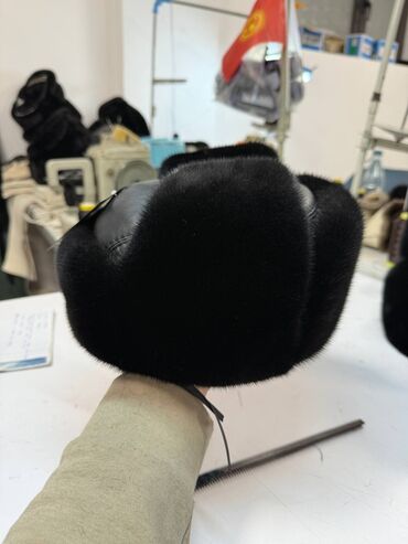 Головные уборы: Меховая шапка-ушанка (папаха/казачка) из натурального черного меха — 4