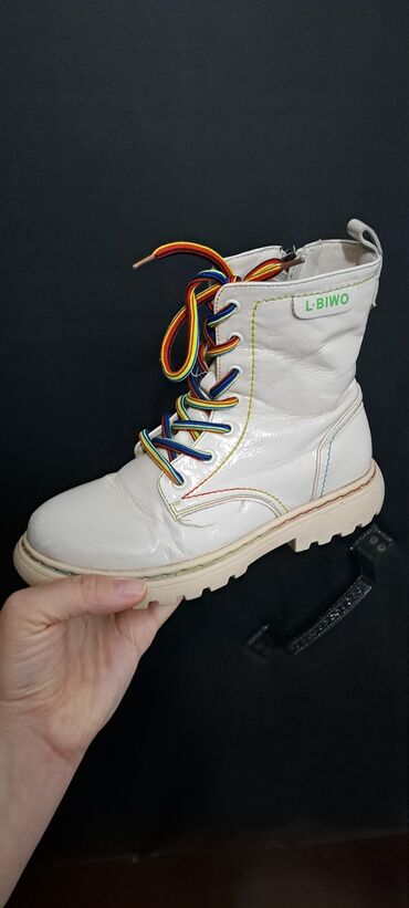 зимний обув мужской: Батинкелер, 34, Колдонулган, түсү - Ак, Өзү алып кетүү