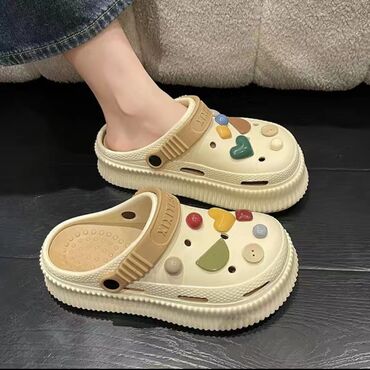 обувь puma: При покупке взрослого крокса в подарок детские кроксы
