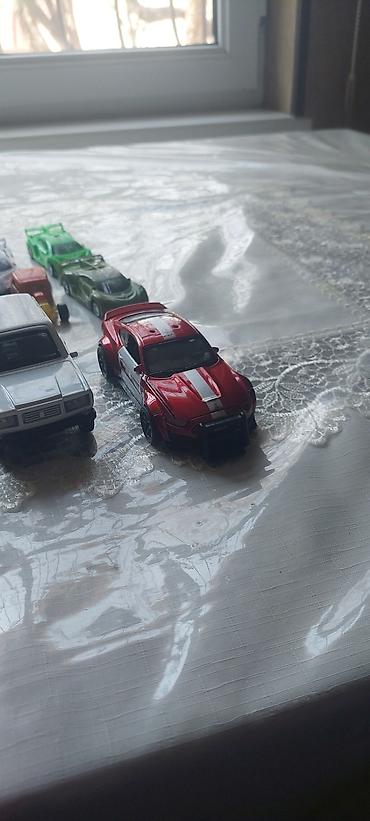 İncəsənət və kolleksiyalar: Metal oyuncaq maşınlar dəsti - Miqyas: təxminən 1:64 - Korpus: metal — 4