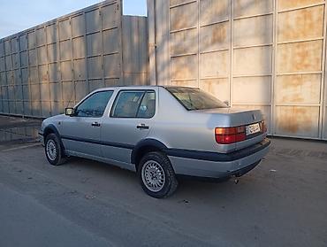 Volkswagen: Volkswagen Vento: 1993 г., 1.8 л, Механика, Седан — 12