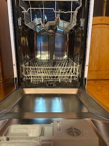 indezit: Qabyuyan maşın Indesit, Tam qabaritli (60 sm.), Ayrıca dayanan, Yeni — 4