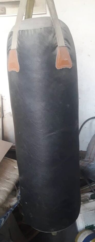 боксерский: Боксерский мешок длина 108 см. Экокожа б/у черная,средней детскости