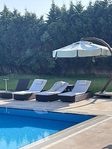 Mebel: Açıq hava mebel dəsti – rattan üslubunda - Günəşlənmə şezlonqları: 4 — 6