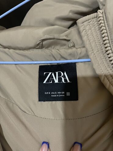 куртки zara: Пуховик, Короткая модель, S (EU 36)