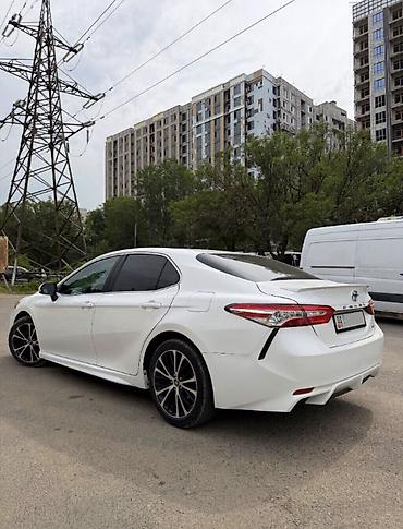 82 1: Toyota Camry: 2018 г., 2.5 л, Автомат, Бензин, Седан — 6