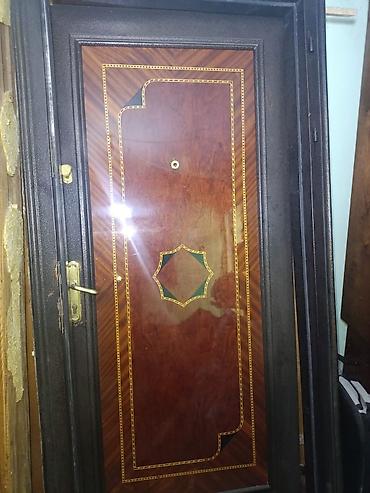 Seyf qapı 180 manat. Ölçü:90×2 Çərçivə,zamok daxil. Sökülüdü