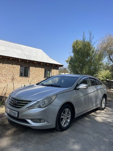 срочно срочно продам машину: Hyundai Sonata: 2012 г., 2 л, Автомат, Газ, Седан