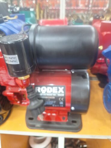 гофра коробка: Насосная станция RODEX с красным корпусом и черным гидроаккумулятором