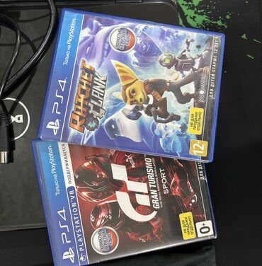 PS4 (Sony Playstation 4): Sony PlayStation 4 Slim oyun konsolu Ideal veziyyetde ustada olmuyub — 9