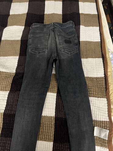 черный джинсы: Джинсы и брюки, цвет - Серый, Б/у