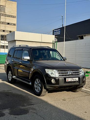 Mitsubishi: Mitsubishi Pajero: 2010 г., 3 л, Автомат, Бензин, Внедорожник — 2