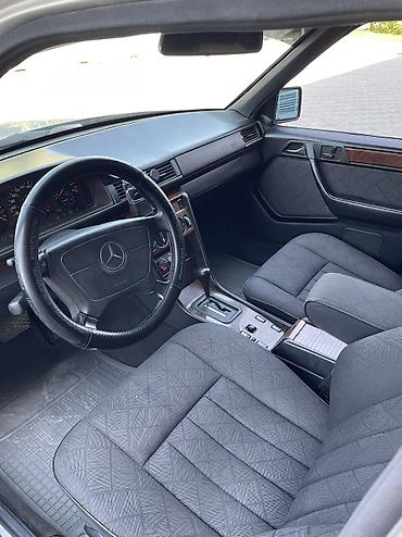 двойной выхлоп: Mercedes-Benz W124: 1993 г., 3.2 л, Автомат, Бензин, Седан — 8