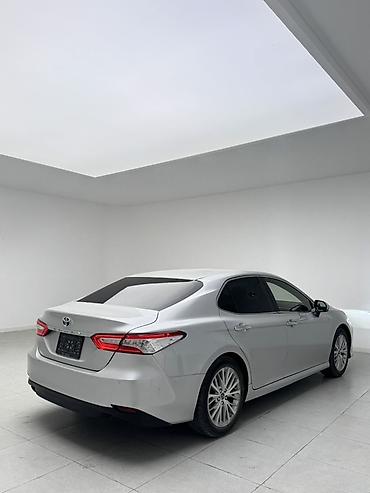 byd e2 2025: Toyota Camry: 2017 г., Гибрид, Седан — 8