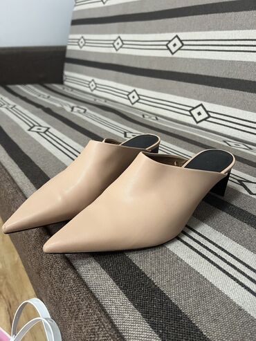 белоснежные туфли: Туфли H&M, 40, цвет - Бежевый