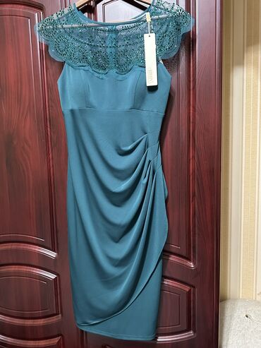 платье зеленое: Вечернее платье, Средняя модель, Без рукавов, Стразы, S (EU 36)