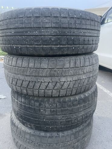 домкраты бу: Шиналар 215 / 55 / R 18, Кыш, Колдонулган, Комплект, Жеңил унаалар, Жапония