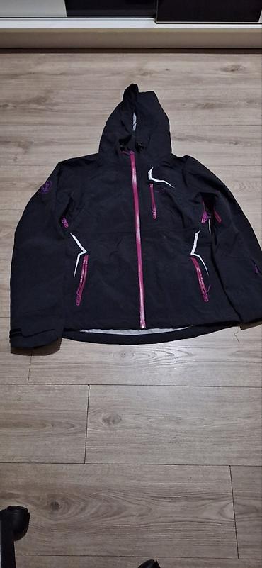 mini torbice: Ženska softshell jakna sa kapuljačom, crne boje sa ljubičastim — 1