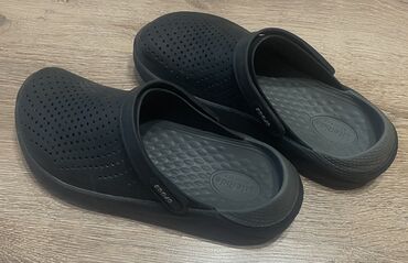 купить золотые часы бу: Продаю CROCS б/у, состояние отличное. Размер 38. Универсальные