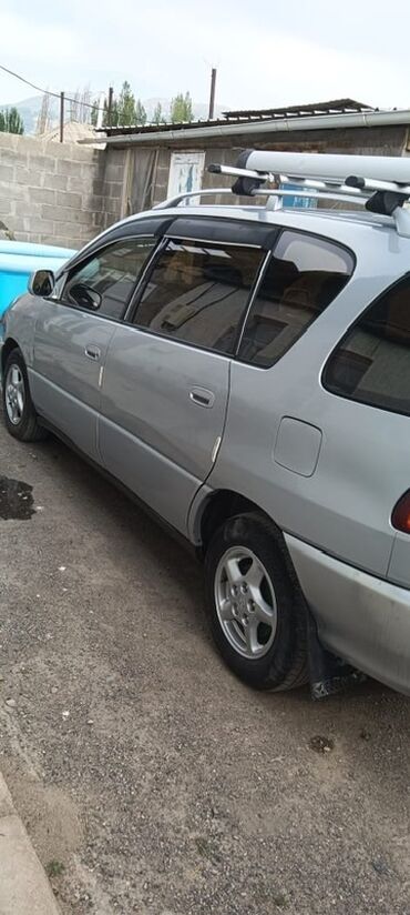 Toyota: Toyota : 2001 г., 2 л, Автомат, Минивэн — 1