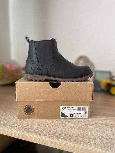 угги детское: Демисезонные ботинки фирмы UGG -29 размер - кожа - стелька
