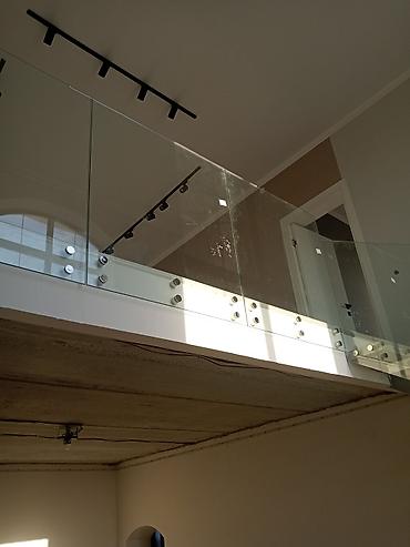 Обшивка лестниц: Перила и ограждения из каленного стекла. перила из стекла, любой — 14