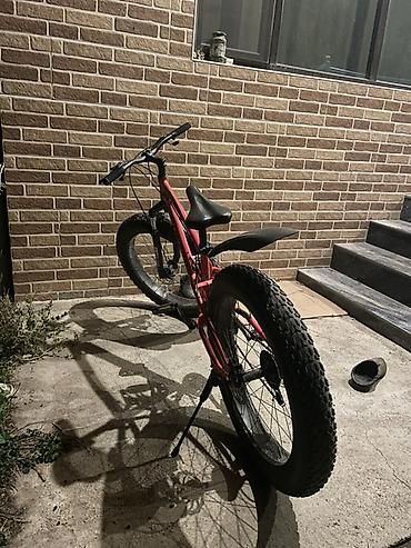 trek marlin 4: GUNSROSE fatbike – dağ və qum üçün geniş təkərli velosiped - — 6