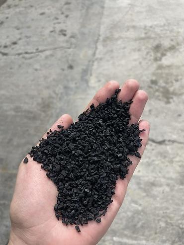 Дробленый асфальт: Qara rezin qırıntısı (rezin qranul) Məhsul təsviri: - Material: Rezin — 1
