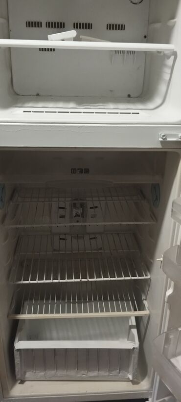 Mətbəx kombaynları və doğrayıcıları: İşlənmiş 2 qapılı Beko Soyuducu Alınır, rəng - Gümüşü, Dolab içi