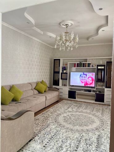 продажа домов центр бишкек: 60 м², 3 комнаты, Свежий ремонт С мебелью
