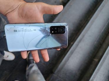lian li: Xiaomi Mi 10T Pro, rəng - Gümüşü, 
 Qırıq — 2