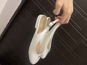 Ağ rəngli qadın balerinləri/slingback ayaqqabılar - Burun: yumru - Üst