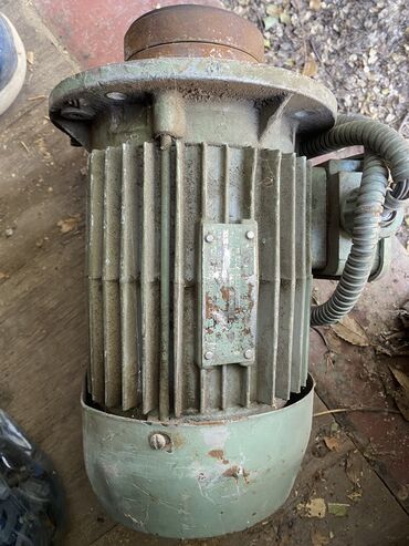 Другое оборудование для производства стройматериалов: Гильотина, разматыватель ( клеть) остаток кровельного металла, все — 34