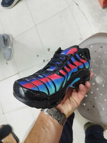 Patike: Ove su 26-36 3200 — 2