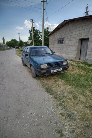 авто чихол: Volkswagen Jetta – это классический седан, известный своей