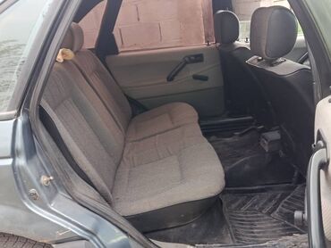 Volkswagen: Volkswagen Passat: 1989 г., 1.8 л, Механика, Бензин
