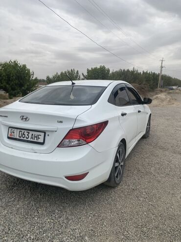 арзан машина авто: Hyundai Solaris, седан, белый цвет. Основные особенности: - Кузов