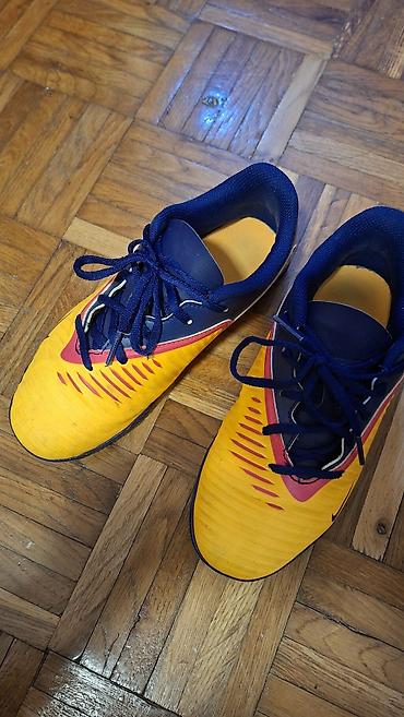 kampovanje sto: Vel 34,(21.5cm)Nike patike za fudbal u dvorani (futsal/indoor), niskog — 1