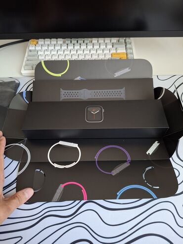 apple watch 5 бу: Продаю Apple Watch 5 Nike. 44mm Комплект полный, коробка и зарядка и