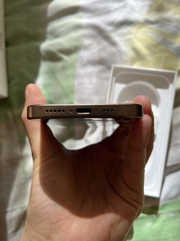 Apple iPhone: IPhone 16 Pro, Qızılı, Face ID — 4