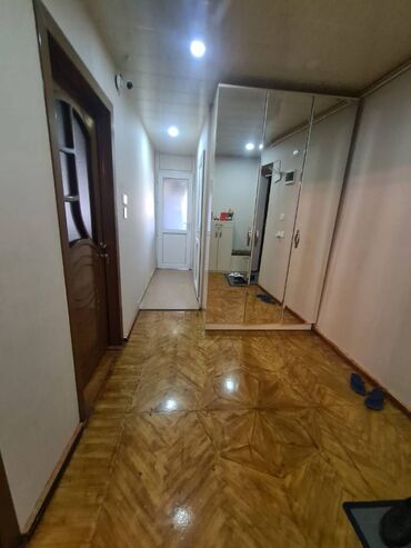 Köhnə tikili: Bakı, 3 otaqlı, Köhnə tikili, m. Qara Qarayev, 72 kv. m — 12