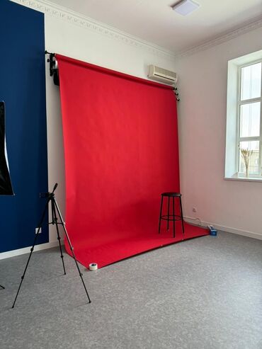 Другие аксессуары для фото/видео: Бумажный фон для фотостудии
размер 2.7 * 5 метров
цвет красный