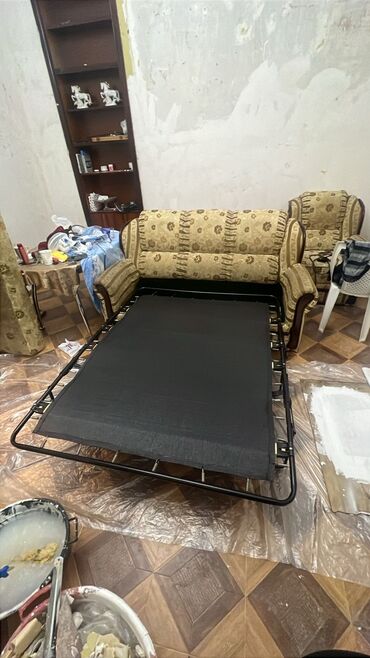 Kreslolar: Di̇van-kravat, Divan, Bazasız, Açılan