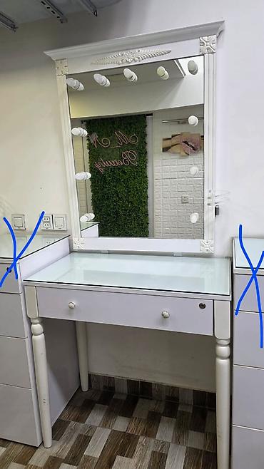 salon divan: TƏCİLİ SATILIR: Salon güzgüsü 8 ədəddir yaxşı vəziyyətdə, biri 100 — 1