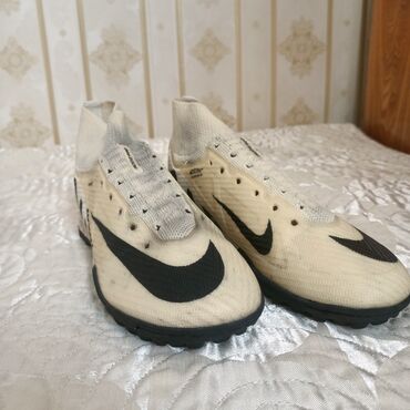 обувь лолита: Эркектердин кроссовкасы, 34, Nike, Колдонулган, түсү - Сары, Акылуу жеткирүү, Өзү алып кетүү
