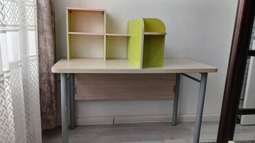 кресло для компьютера б у: Продается письменный стол