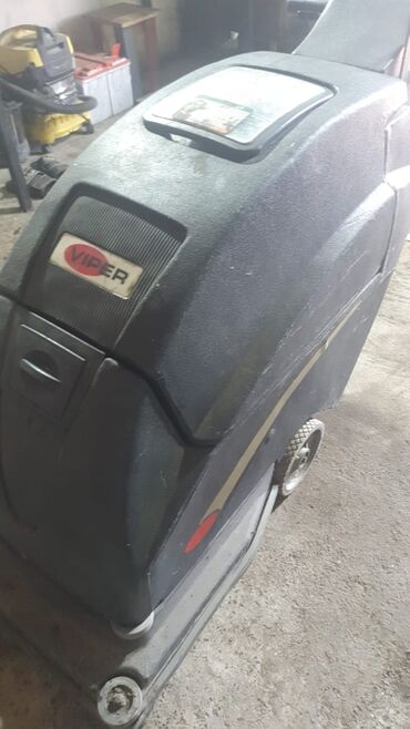 avtoservis avadanliqlari satisi: Satılır. Döşəmə yumag üçün makina. Market, restoran və s. Qiymət 4100