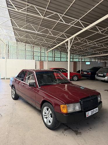 Mercedes-Benz 190: 1985 г., 2 л, Механика, Бензин, Седан